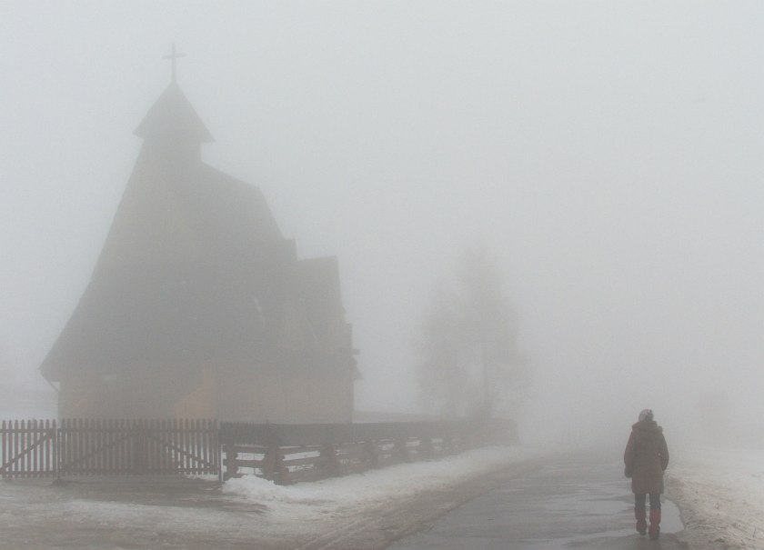 Kościół we mgle
